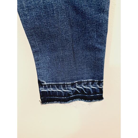 Garage Women's Medium Wash Skinny Jeans In Size 5 Raw Hem Distressed - Picture 3 of 5